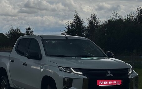 Mitsubishi L200 IV рестайлинг, 2023 год, 3 800 000 рублей, 8 фотография