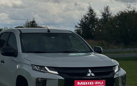 Mitsubishi L200 IV рестайлинг, 2023 год, 3 800 000 рублей, 10 фотография