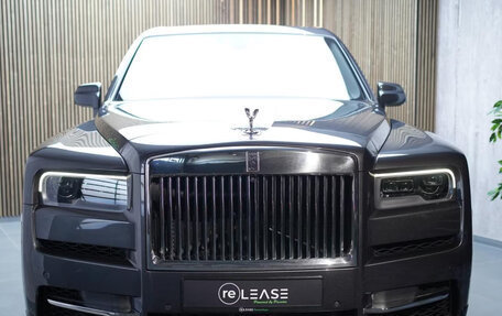 Rolls-Royce Cullinan, 2022 год, 21 000 000 рублей, 2 фотография