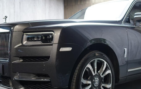 Rolls-Royce Cullinan, 2022 год, 21 000 000 рублей, 7 фотография