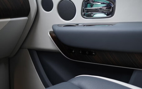Rolls-Royce Cullinan, 2022 год, 21 000 000 рублей, 14 фотография