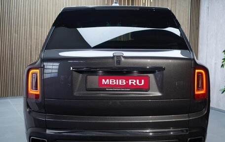 Rolls-Royce Cullinan, 2022 год, 21 000 000 рублей, 5 фотография