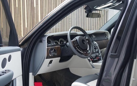 Rolls-Royce Cullinan, 2022 год, 21 000 000 рублей, 16 фотография