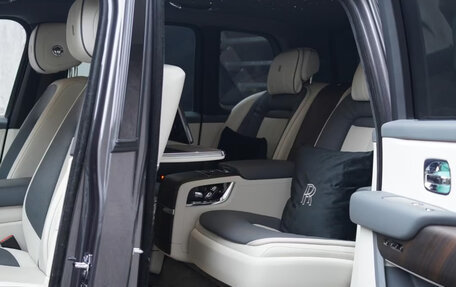Rolls-Royce Cullinan, 2022 год, 21 000 000 рублей, 18 фотография