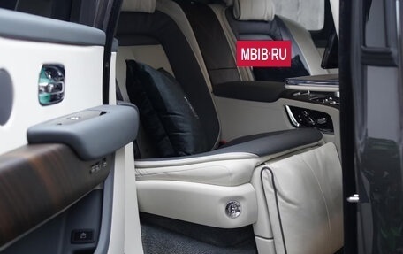 Rolls-Royce Cullinan, 2022 год, 21 000 000 рублей, 19 фотография