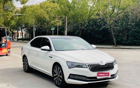Skoda Superb III рестайлинг, 2022 год, 2 990 000 рублей, 1 фотография