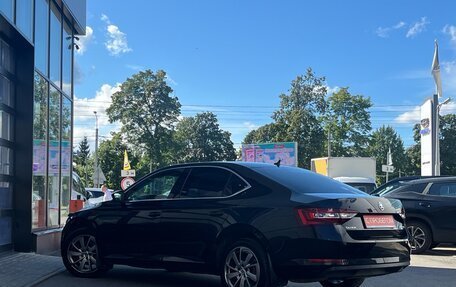 Skoda Superb III рестайлинг, 2017 год, 1 889 000 рублей, 6 фотография