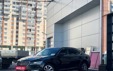 Skoda Superb III рестайлинг, 2017 год, 1 889 000 рублей, 3 фотография