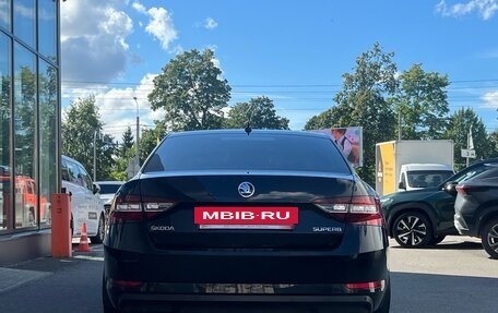 Skoda Superb III рестайлинг, 2017 год, 1 889 000 рублей, 5 фотография
