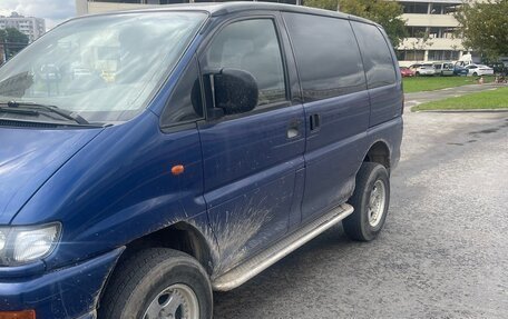 Mitsubishi Space Gear I рестайлинг, 1998 год, 850 000 рублей, 3 фотография