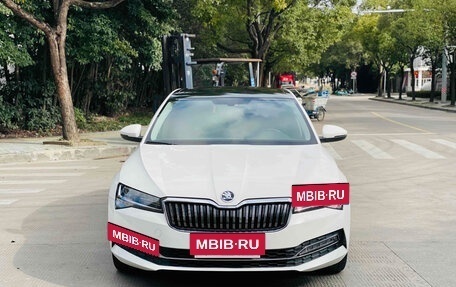 Skoda Superb III рестайлинг, 2022 год, 2 990 000 рублей, 2 фотография