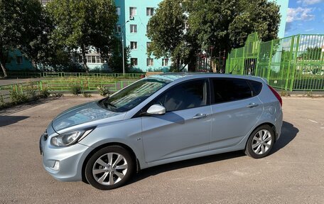 Hyundai Solaris II рестайлинг, 2012 год, 930 000 рублей, 2 фотография
