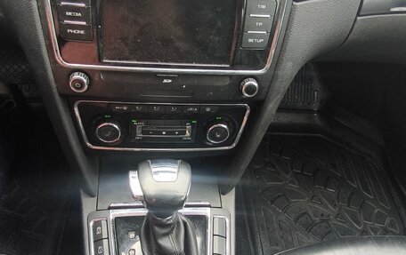 Skoda Superb III рестайлинг, 2011 год, 1 100 000 рублей, 16 фотография