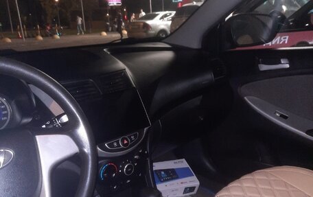 Hyundai Solaris II рестайлинг, 2011 год, 789 000 рублей, 10 фотография