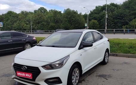 Hyundai Solaris II рестайлинг, 2017 год, 799 000 рублей, 1 фотография