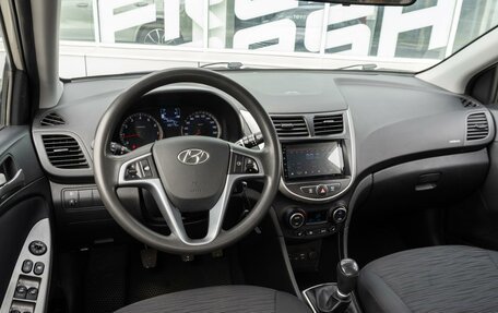 Hyundai Solaris II рестайлинг, 2016 год, 998 000 рублей, 6 фотография