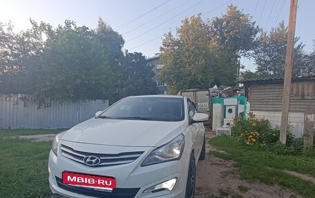 Hyundai Solaris II рестайлинг, 2014 год, 1 100 000 рублей, 4 фотография