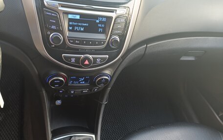 Hyundai Solaris II рестайлинг, 2014 год, 1 100 000 рублей, 15 фотография