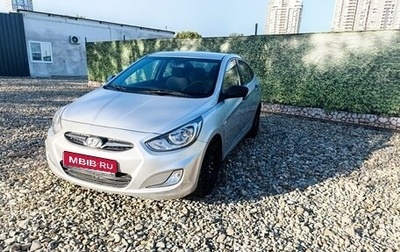 Hyundai Solaris II рестайлинг, 2013 год, 900 000 рублей, 1 фотография