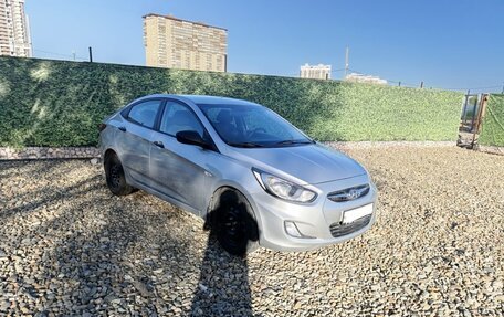 Hyundai Solaris II рестайлинг, 2013 год, 900 000 рублей, 2 фотография