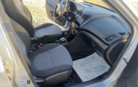 Hyundai Solaris II рестайлинг, 2013 год, 900 000 рублей, 7 фотография