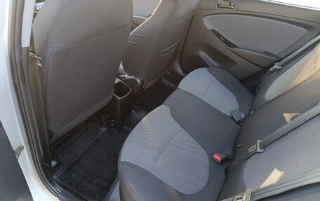 Hyundai Solaris II рестайлинг, 2013 год, 900 000 рублей, 8 фотография