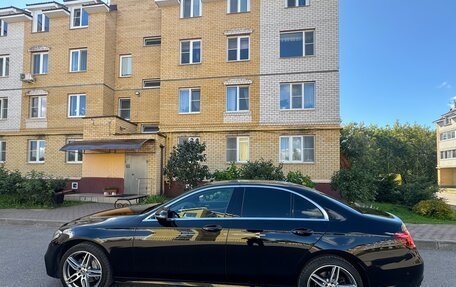 Mercedes-Benz E-Класс, 2019 год, 3 000 000 рублей, 2 фотография