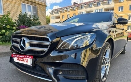 Mercedes-Benz E-Класс, 2019 год, 3 000 000 рублей, 15 фотография