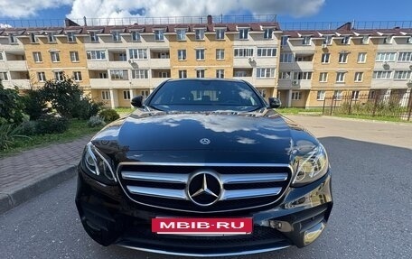 Mercedes-Benz E-Класс, 2019 год, 3 000 000 рублей, 8 фотография