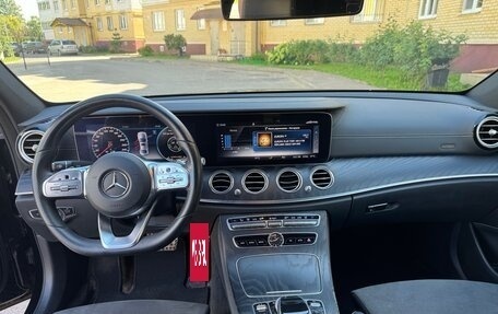 Mercedes-Benz E-Класс, 2019 год, 3 000 000 рублей, 20 фотография