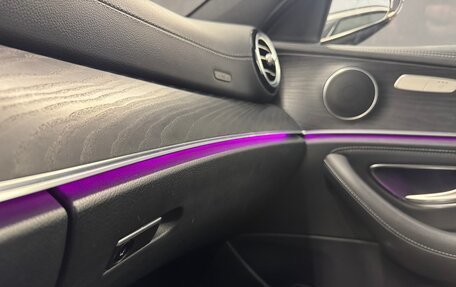 Mercedes-Benz E-Класс, 2019 год, 3 000 000 рублей, 34 фотография