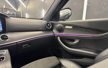 Mercedes-Benz E-Класс, 2019 год, 3 000 000 рублей, 37 фотография