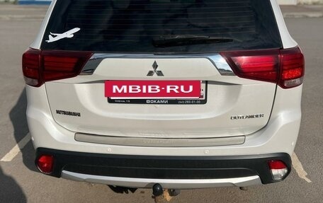 Mitsubishi Outlander III рестайлинг 3, 2017 год, 2 000 000 рублей, 4 фотография