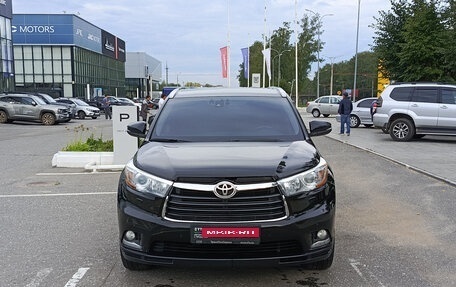 Toyota Highlander III, 2015 год, 2 698 000 рублей, 2 фотография