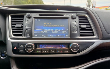 Toyota Highlander III, 2015 год, 2 698 000 рублей, 15 фотография