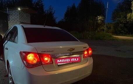Chevrolet Cruze II, 2011 год, 650 000 рублей, 7 фотография