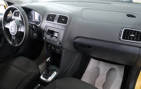 Volkswagen Polo VI (EU Market), 2011 год, 639 000 рублей, 19 фотография