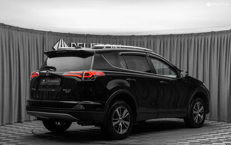 Toyota RAV4, 2017 год, 2 650 000 рублей, 4 фотография