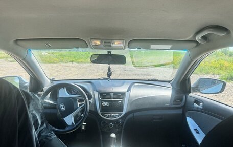 Hyundai Solaris II рестайлинг, 2012 год, 680 000 рублей, 4 фотография