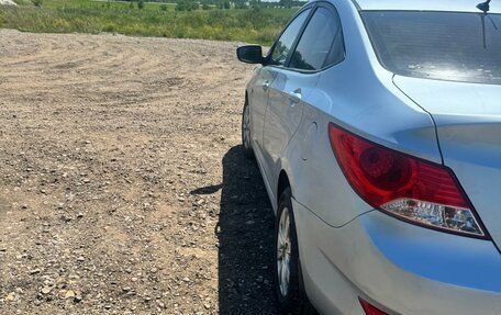 Hyundai Solaris II рестайлинг, 2012 год, 680 000 рублей, 3 фотография