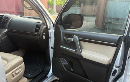 Toyota Land Cruiser 200, 2010 год, 3 550 000 рублей, 9 фотография