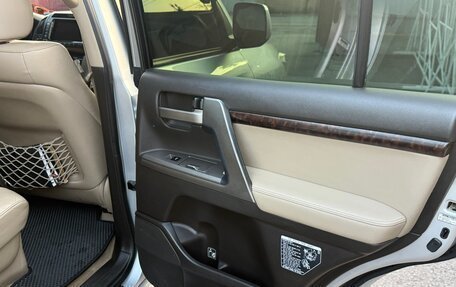 Toyota Land Cruiser 200, 2010 год, 3 550 000 рублей, 8 фотография