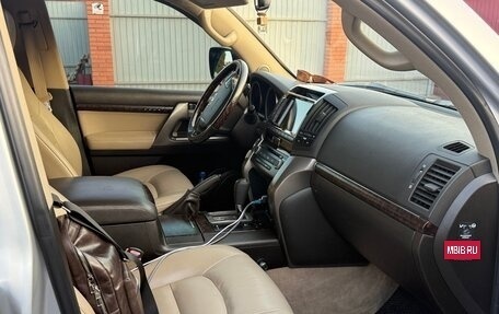 Toyota Land Cruiser 200, 2010 год, 3 550 000 рублей, 6 фотография