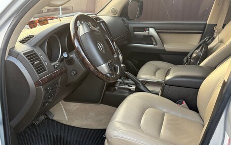 Toyota Land Cruiser 200, 2010 год, 3 550 000 рублей, 17 фотография