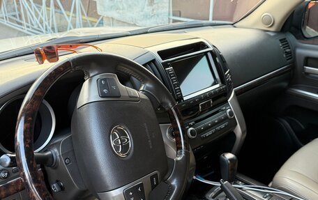 Toyota Land Cruiser 200, 2010 год, 3 550 000 рублей, 16 фотография