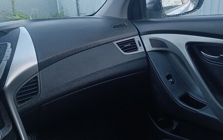 Hyundai Elantra V, 2012 год, 999 999 рублей, 7 фотография