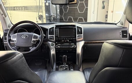 Toyota Land Cruiser 200, 2014 год, 4 499 000 рублей, 8 фотография