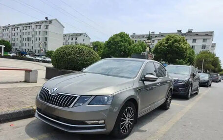 Skoda Octavia, 2021 год, 1 300 000 рублей, 3 фотография