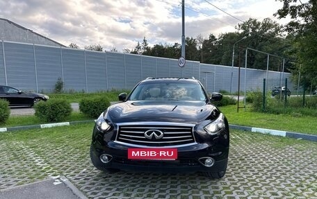 Infiniti FX II, 2013 год, 1 990 000 рублей, 5 фотография