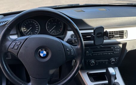 BMW 3 серия, 2009 год, 1 350 000 рублей, 13 фотография